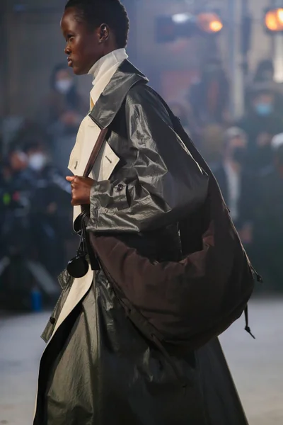 Look 3